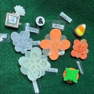 Croc jibbets Colorful Flower Hair Set of 8